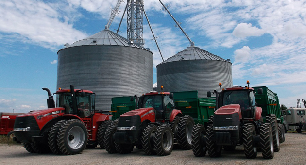 Tebbe Manure Spreaders on Field