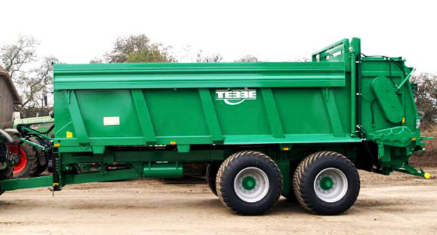 Tebbe Manure Spreaders on Field