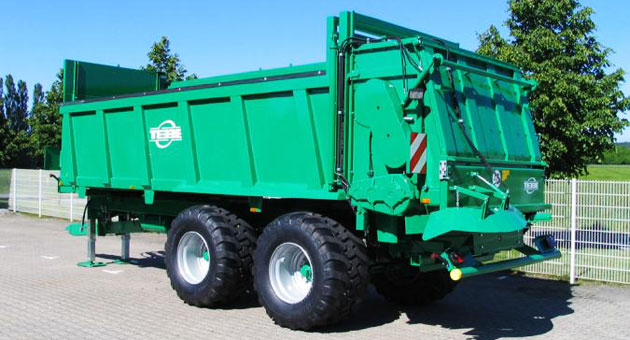 Tebbe Manure Spreaders on Field