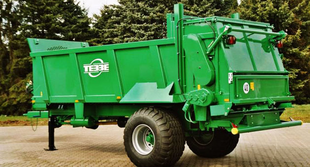 Tebbe Manure Spreaders on Field