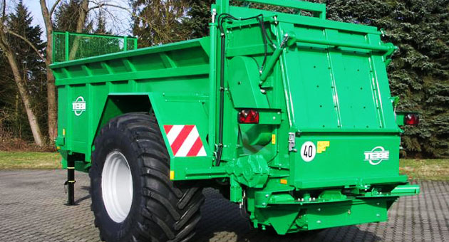 Tebbe Manure Spreaders on Field